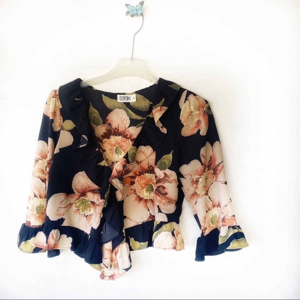 LF Seek the Label Floral bell sleeves sz small